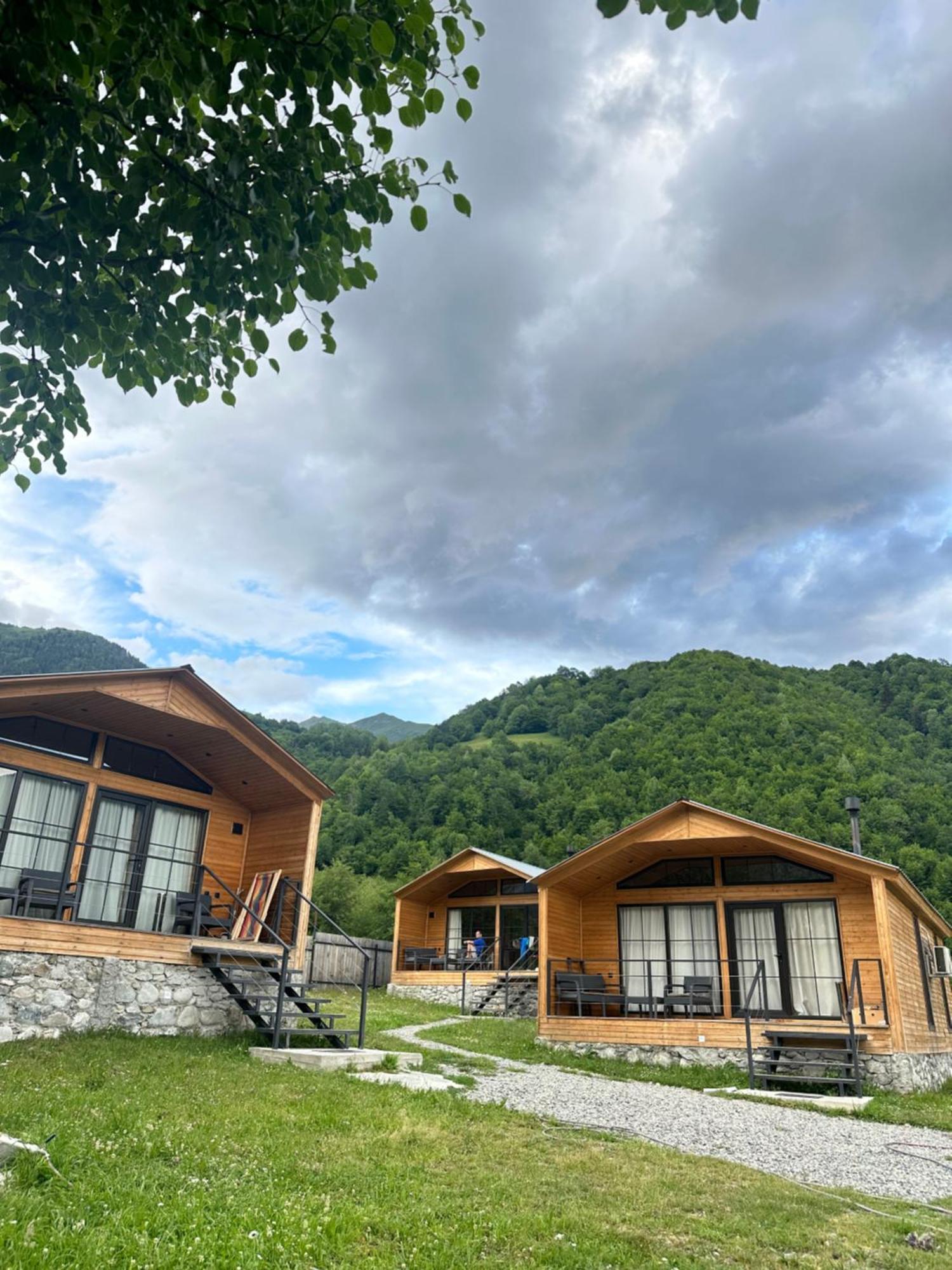 Mestia Villas Ngoại thất bức ảnh
