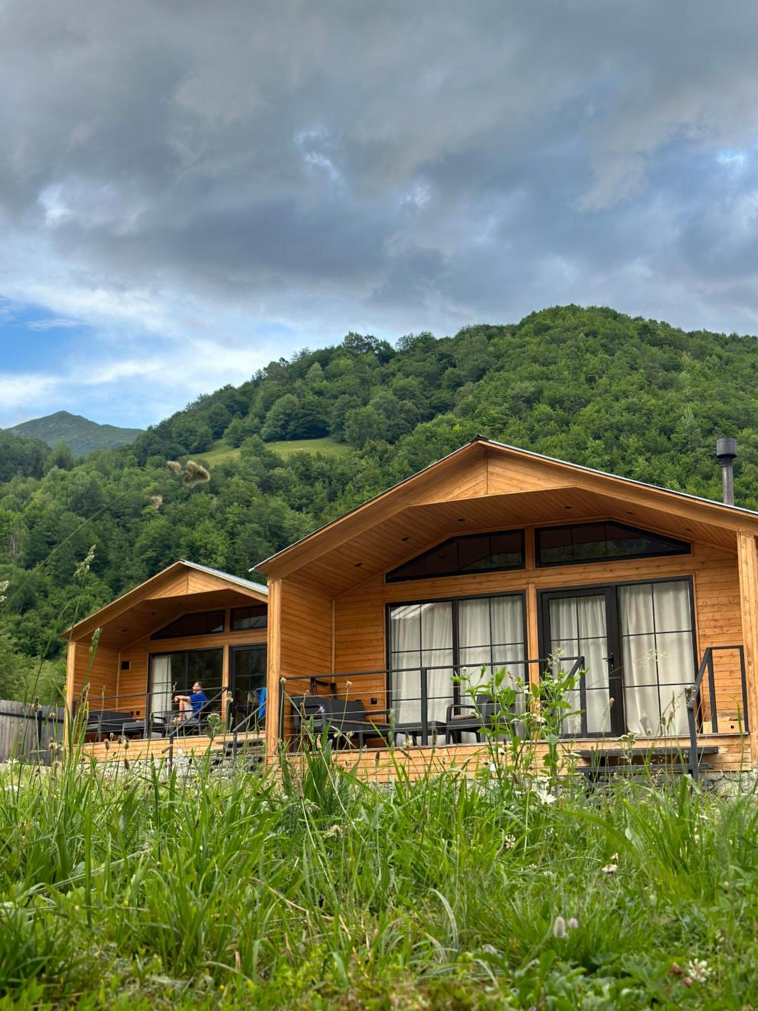 Mestia Villas Ngoại thất bức ảnh